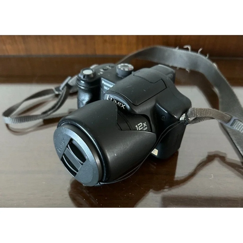 PANASONIC LUMIX DMC-FZ7 12X ZOOM 6MP DIGITAL BRIDGE CAMERA UNTESTED